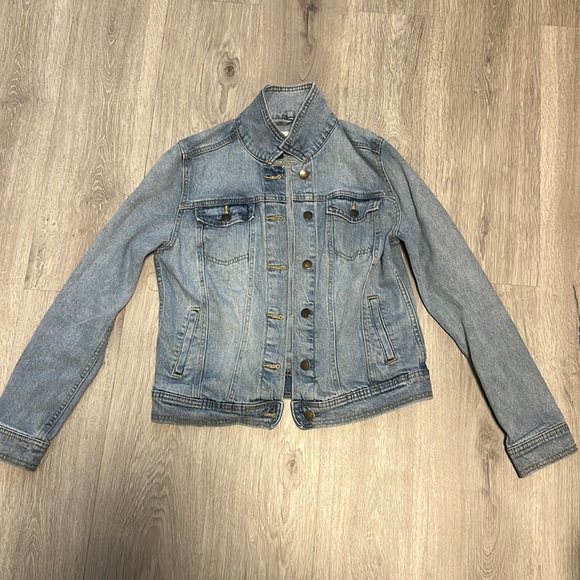 Jean jacket - Picture 1 of 1